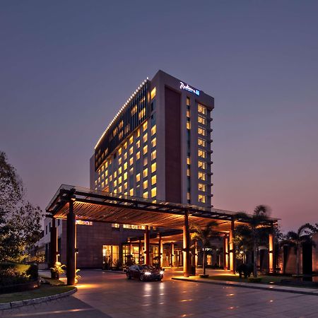 Radisson Blu Hotel Гувахати Екстериор снимка The Royal