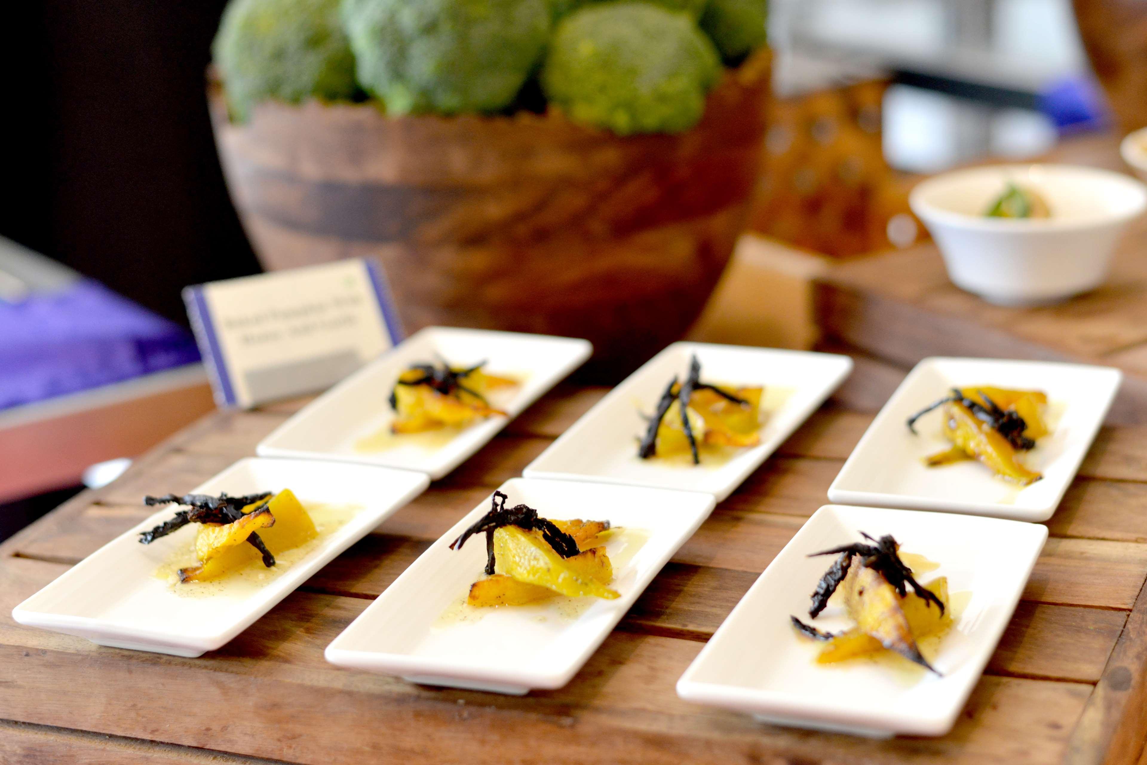 Radisson Blu Hotel Гувахати Екстериор снимка A plate of canapés