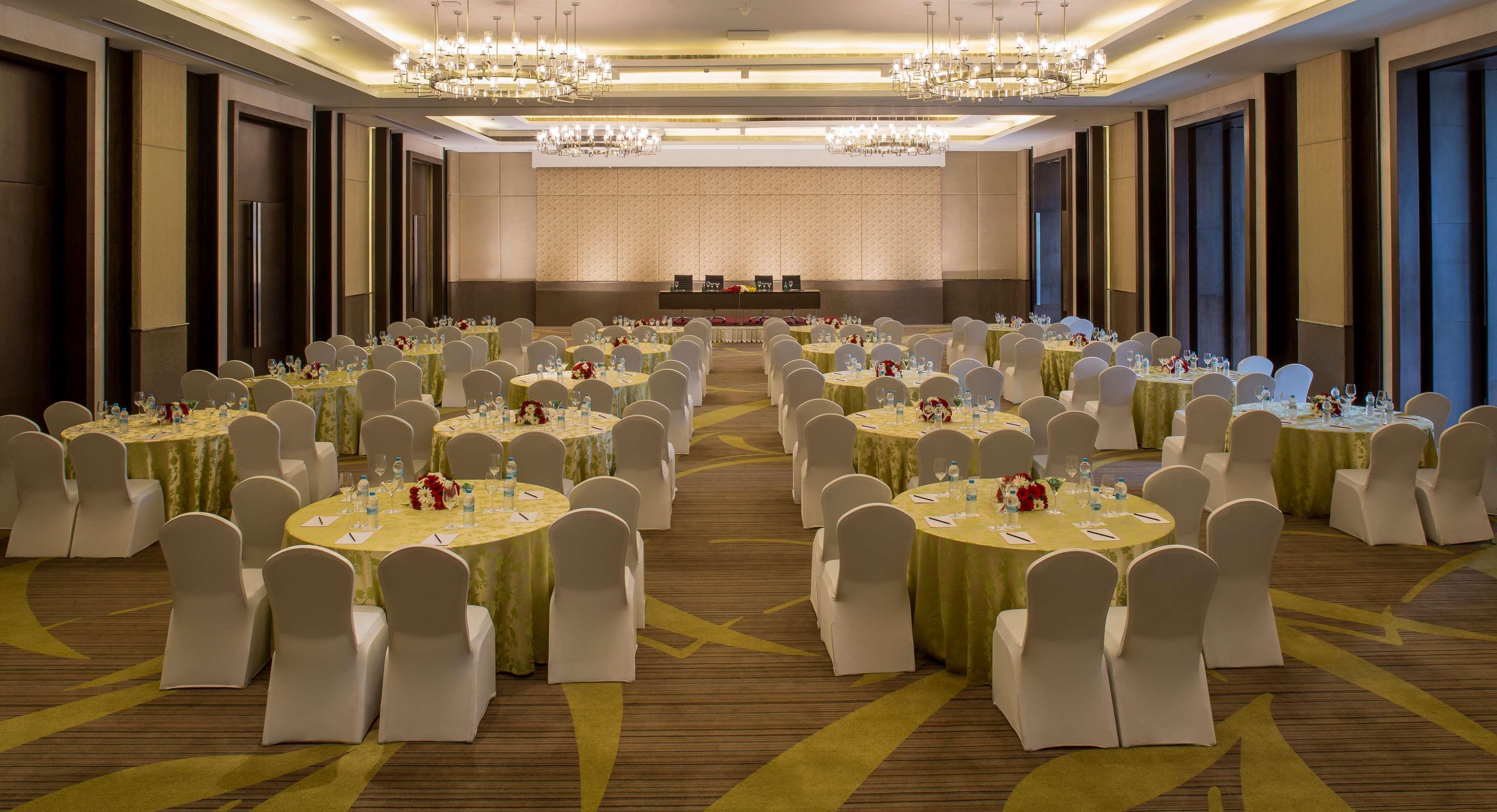 Radisson Blu Hotel Гувахати Екстериор снимка The Grand Ballroom