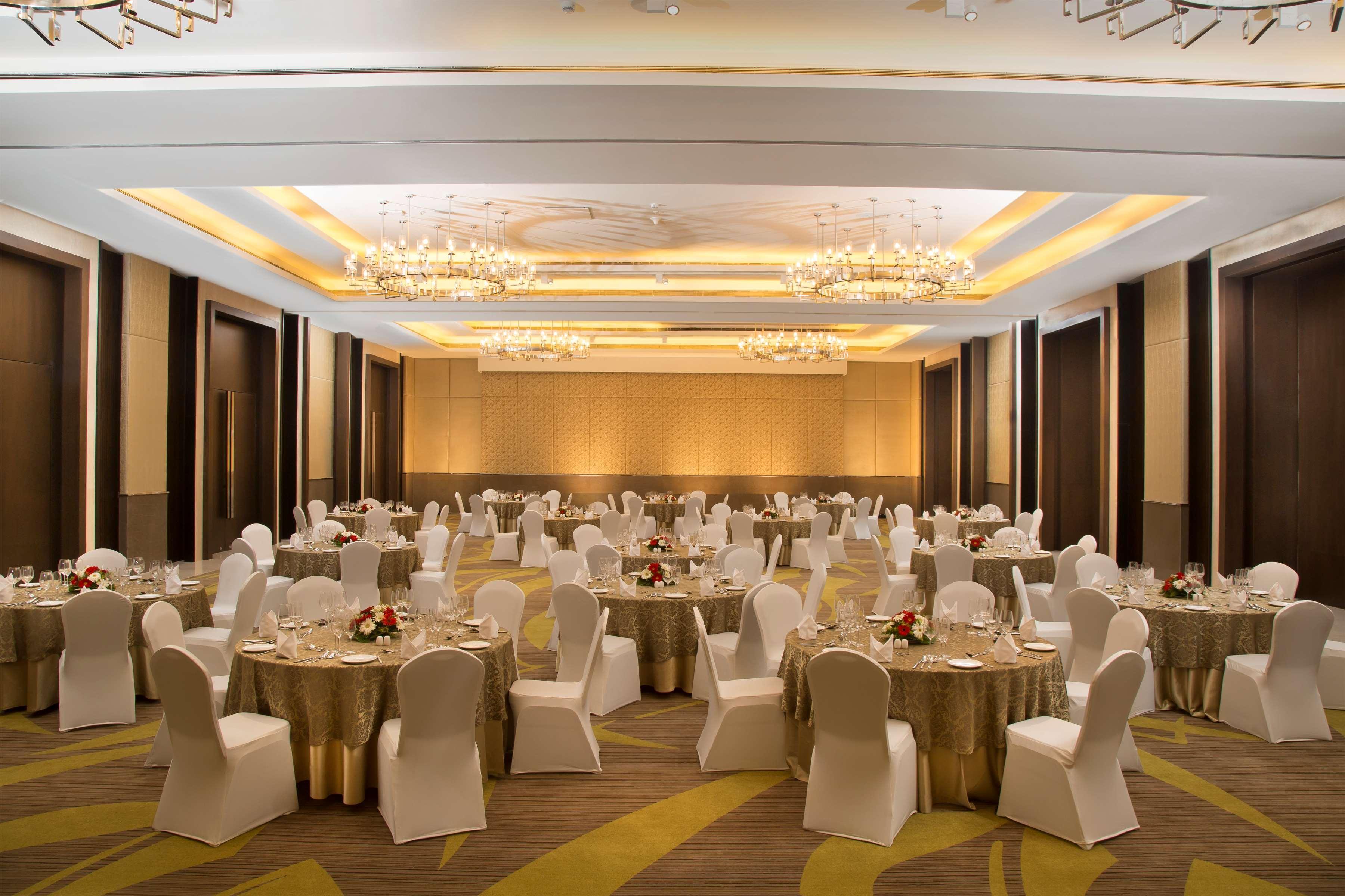 Radisson Blu Hotel Гувахати Екстериор снимка The Grand Ballroom