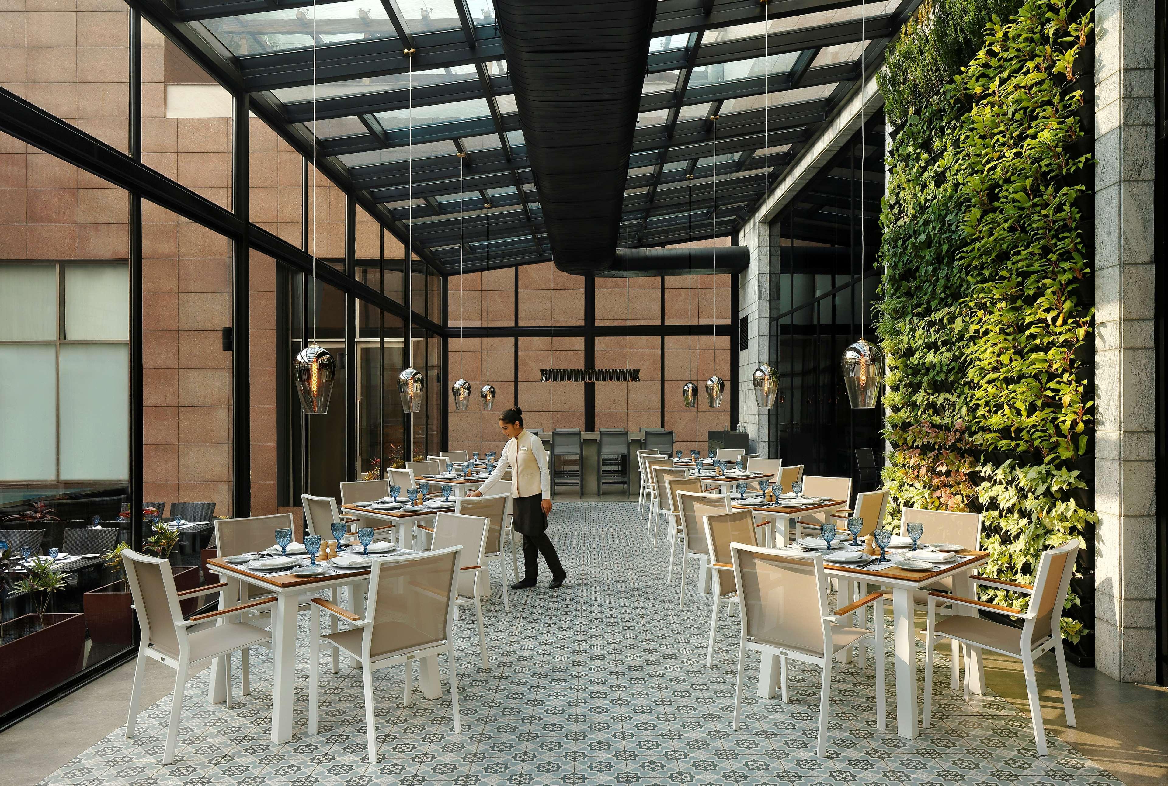 Radisson Blu Hotel Гувахати Екстериор снимка The Terrace