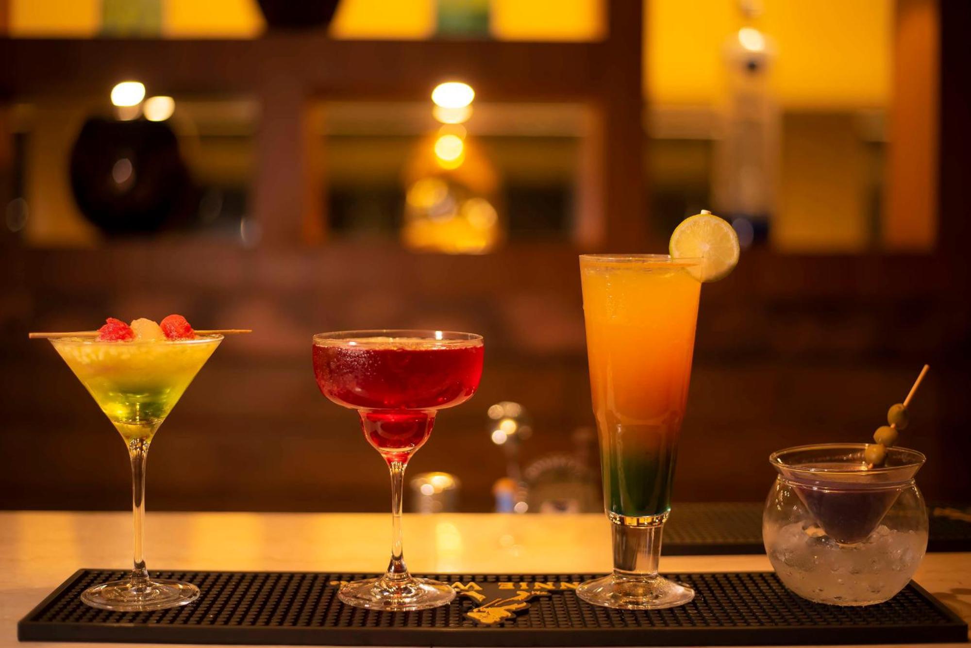 Radisson Blu Hotel Гувахати Екстериор снимка A selection of cocktails