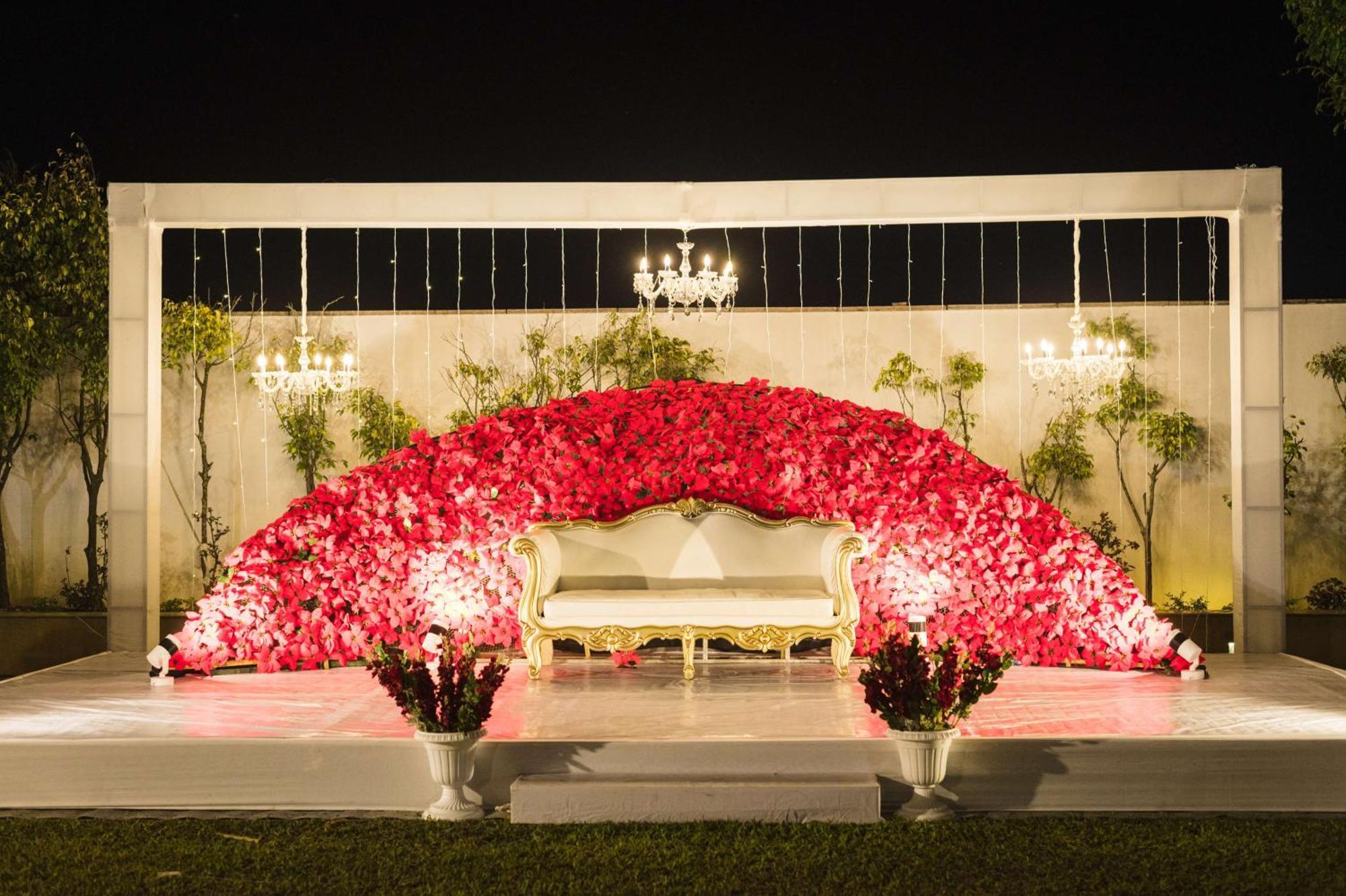 Radisson Blu Hotel Гувахати Екстериор снимка A wedding stage in India